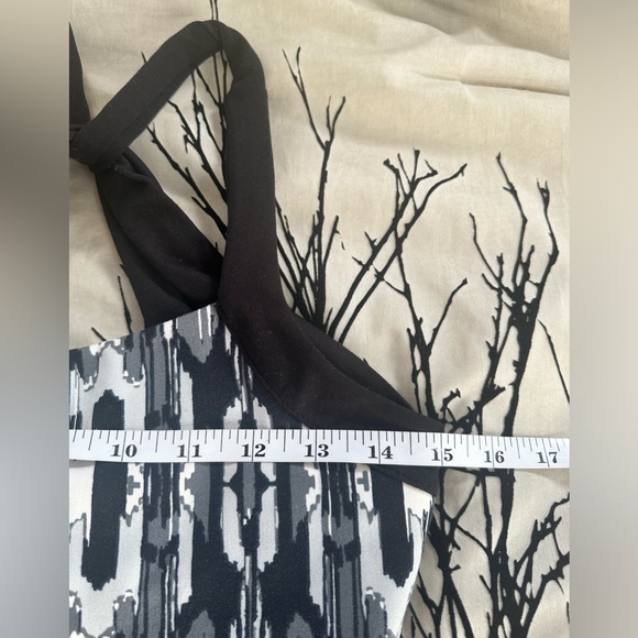 Womens Soybu Ikat active dress with Bra black white cross back Size small EUC - Picture 8 of 12